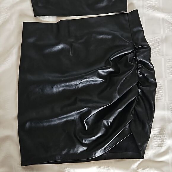 Zara Women's Faux Leather 2-Piece Crop Top & Side Ruffled Mini Skirt Black M/L - Picture 16 of 16